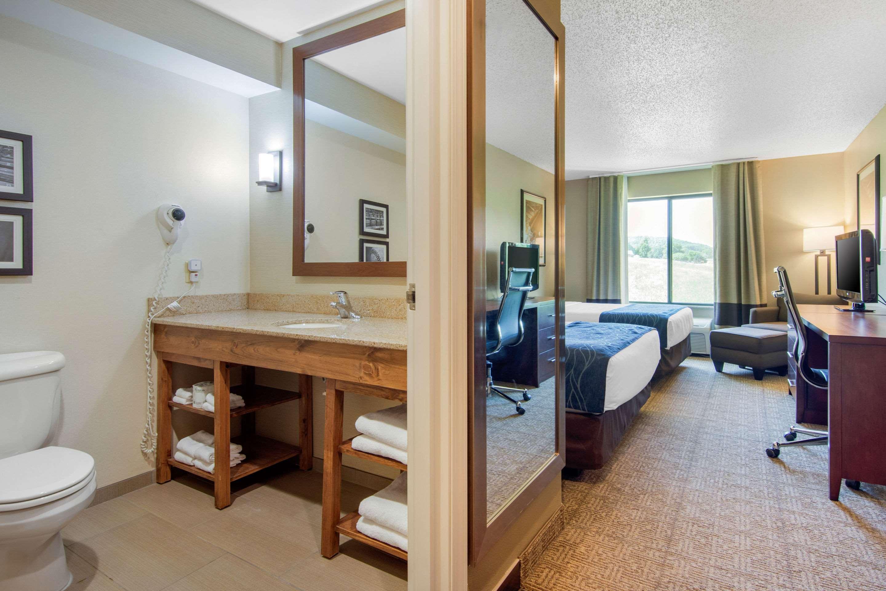 Comfort Inn & Suites Cooperstown - Milford Zewnętrze zdjęcie
